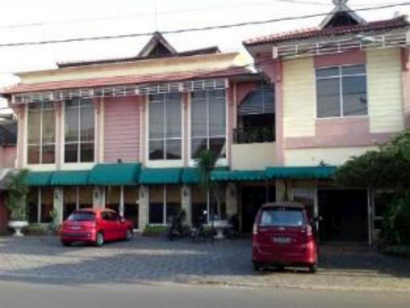Hotel Margosuko Malang Exterior photo